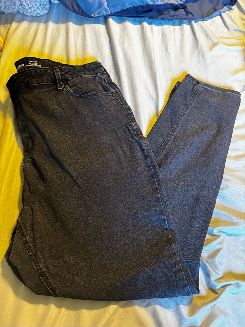 Old Navy Women's Charcoal Skinny Jeans